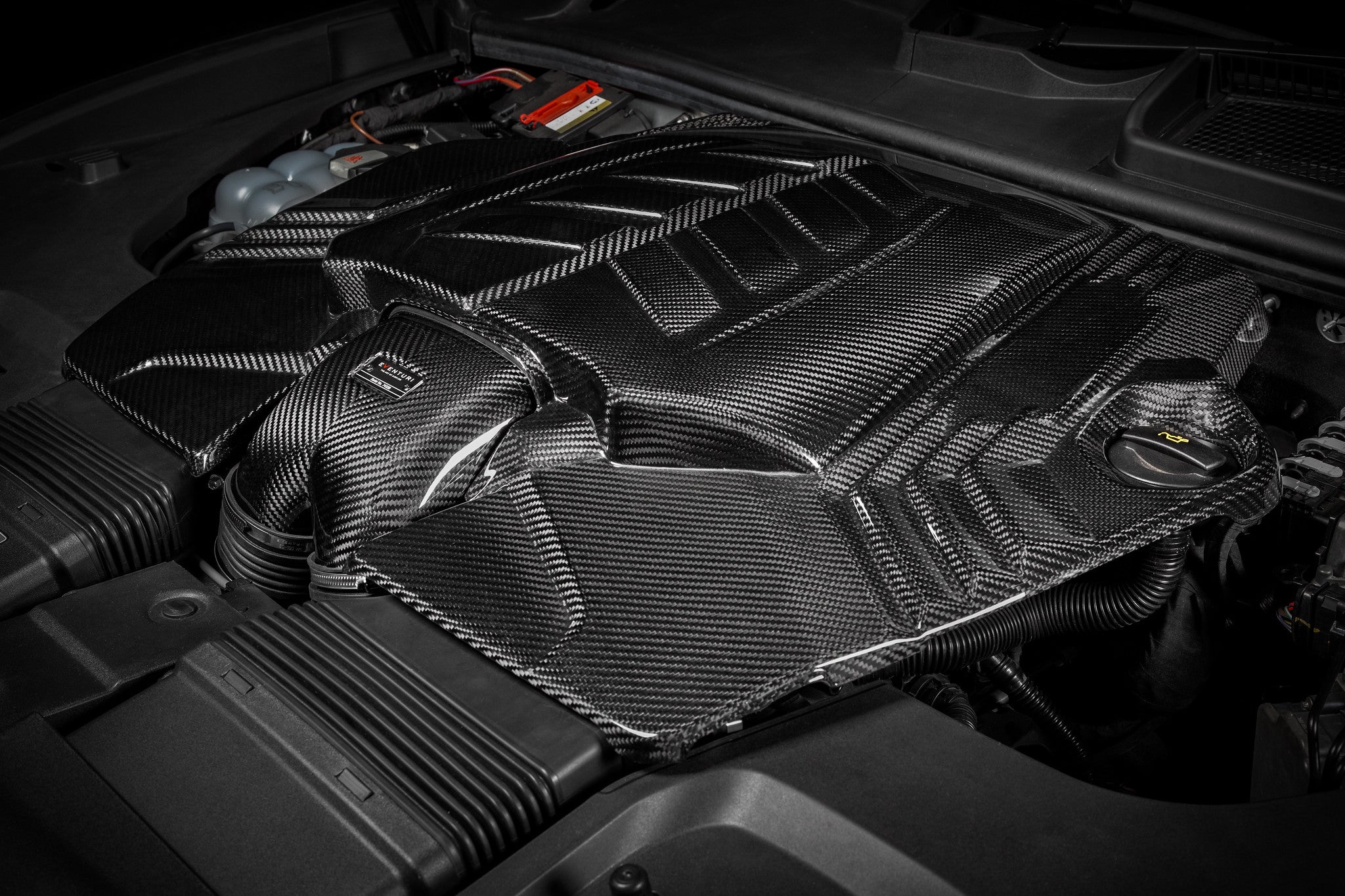 Eventuri 2020+ Audi RSQ8/SQ8/SQ7, 2019+ Lamborghini Urus, 2020+ Porsche Cayenne Turbo, 2019+ Bentley Bentayga